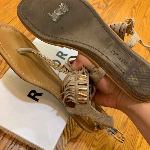 Tan sandals - Picture 3 of 4